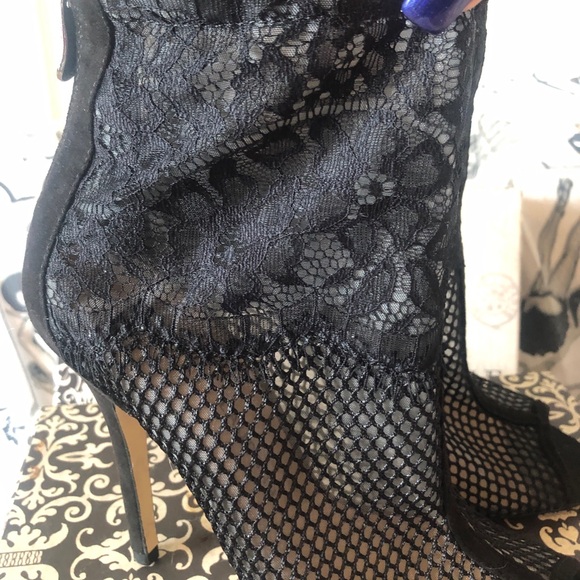 Ladies brand new Chinese Laundry lace booties 8.5 - Picture 3 of 7